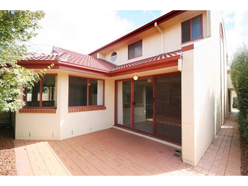 18/10 Federal Highway, Watson ACT 2602