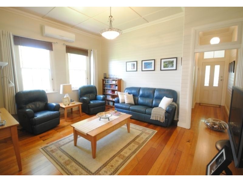 1 Vine  Street, Dorrigo NSW 2453