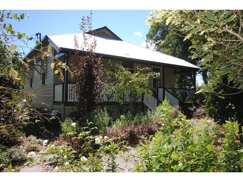 1 Vine  Street, Dorrigo NSW 2453