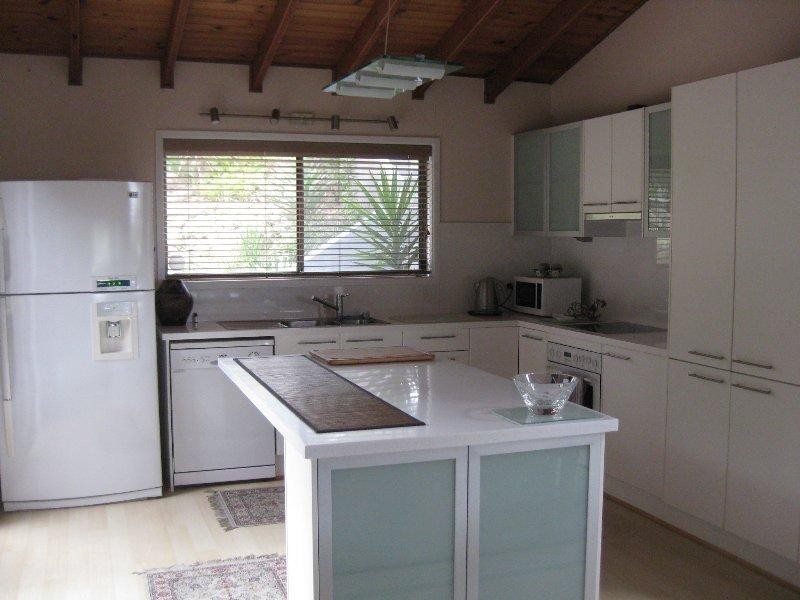 36 Oceanview Parade CAVES BEACH 2281, Caves Beach NSW 2281