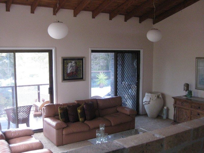 36 Oceanview Parade CAVES BEACH 2281, Caves Beach NSW 2281