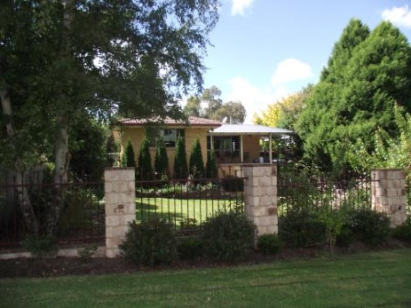 13 Mayfield Avenue ARMIDALE 2350, Armidale NSW 2350