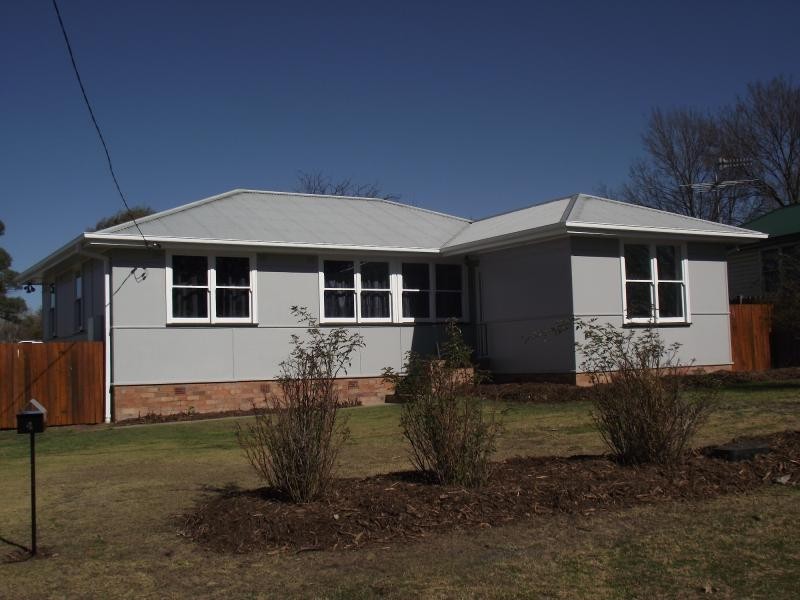 4 Jones Avenue ARMIDALE 2350, Armidale NSW 2350