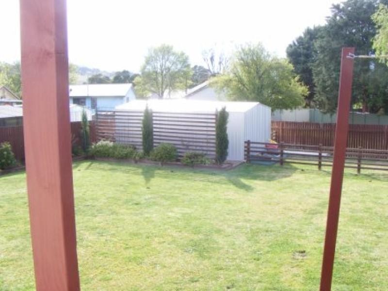 17  Jones  Avenue   ARMIDALE 2350, Armidale NSW 2350