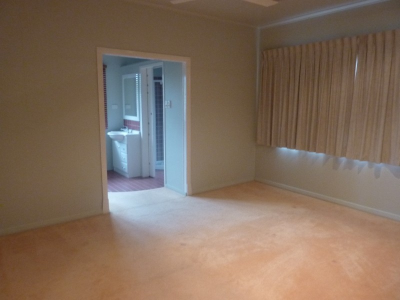 117 Eleventh Avenue RAILWAY ESTATE 4810, Railway Estate QLD 4810