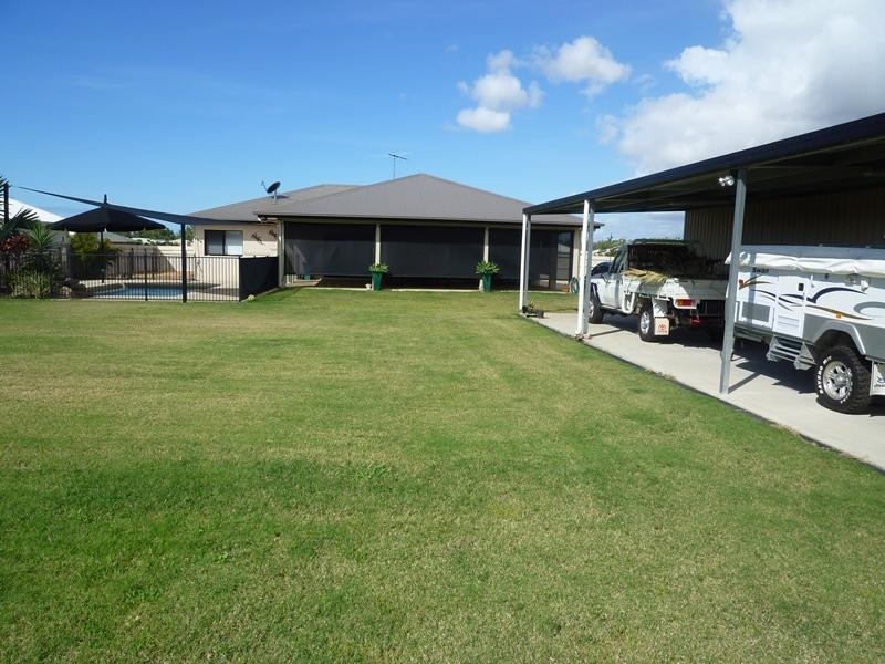 3 Gundabluey Crescent MOUNT LOW 4818, Mount Low QLD 4818