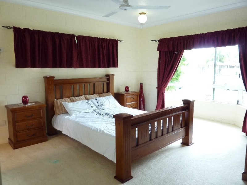 4 Ritz  Court RASMUSSEN 4815, Rasmussen QLD 4815