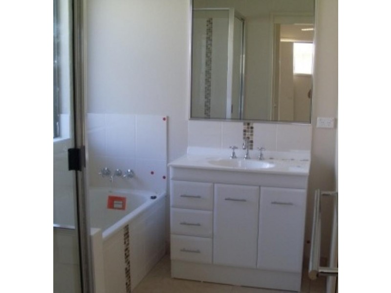 1 Yarra  Crescent KELSO 4815, Kelso QLD 4815