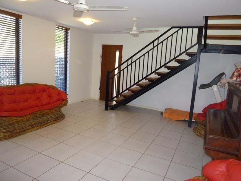 4 Kosciusko Way MOUNT LOUISA 4814, Mount Louisa QLD 4814