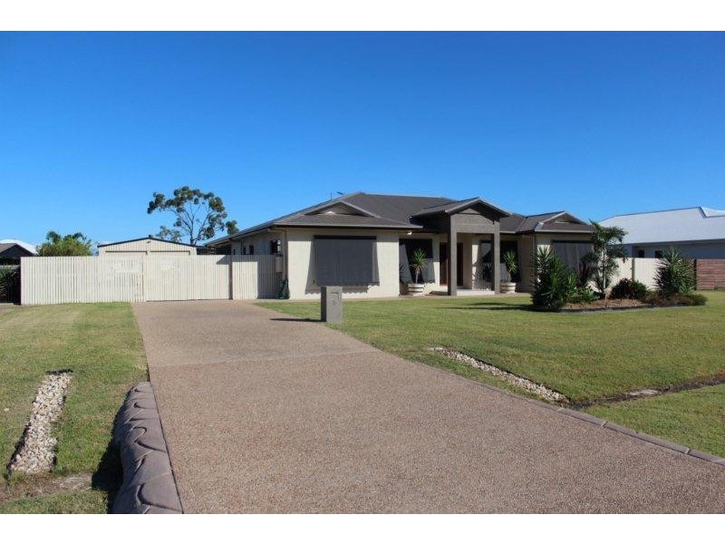 3 Gundabluey Crescent MOUNT LOW 4818, Mount Low QLD 4818
