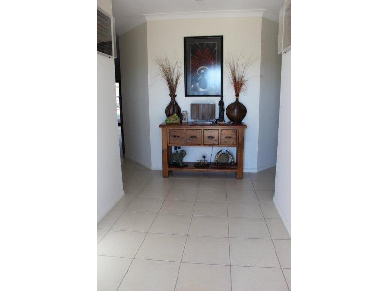 3 Gundabluey Crescent MOUNT LOW 4818, Mount Low QLD 4818