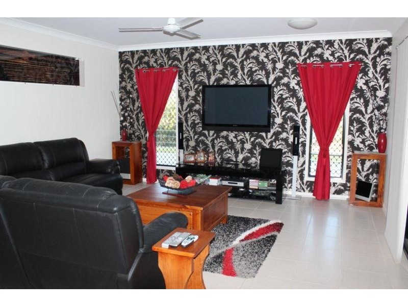 3 Gundabluey Crescent MOUNT LOW 4818, Mount Low QLD 4818