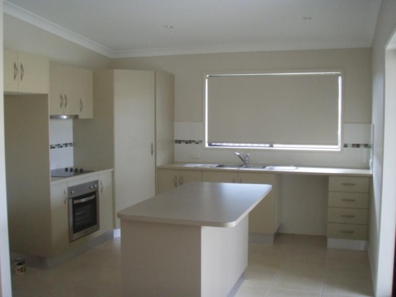 31 Hillock  Crescent BUSHLAND BEACH 4818, Bushland Beach QLD 4818