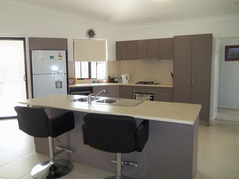 14 Beach Oak Drive MOUNT LOW 4818, Mount Low QLD 4818