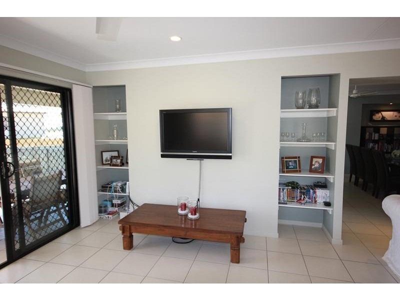 22 Helvellyn Street BUSHLAND BEACH 4818, Bushland Beach QLD 4818