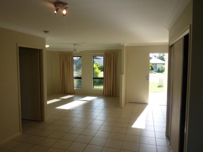 11 Coolaree Drive BUSHLAND BEACH 4818, Bushland Beach QLD 4818