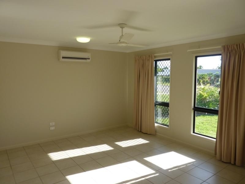 11 Coolaree Drive BUSHLAND BEACH 4818, Bushland Beach QLD 4818