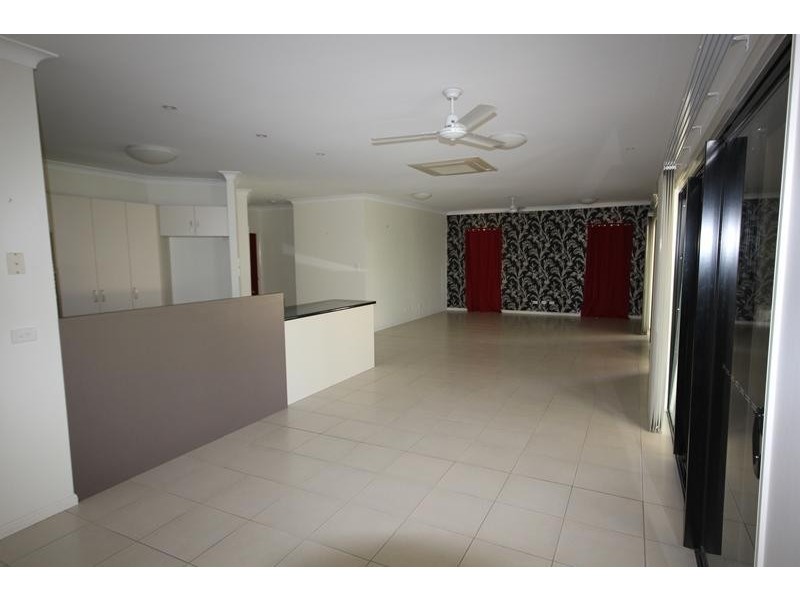 3 Gundabluey Crescent MOUNT LOW 4818, Mount Low QLD 4818