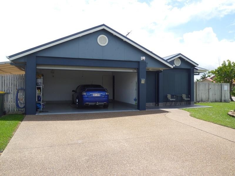 2 Nightingale  Court CONDON 4815, Condon QLD 4815