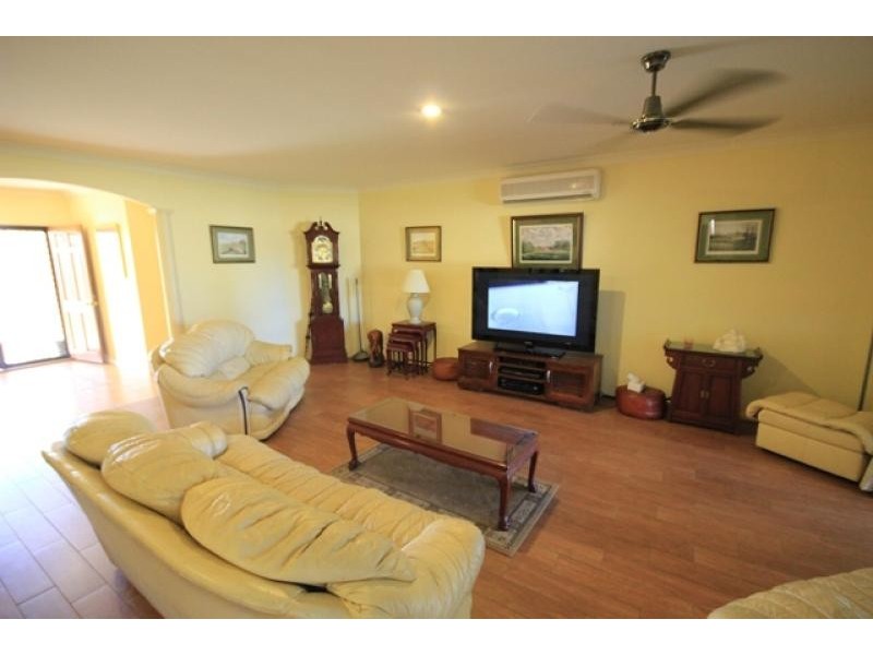 17 Bronco Court, Kelso QLD 4815