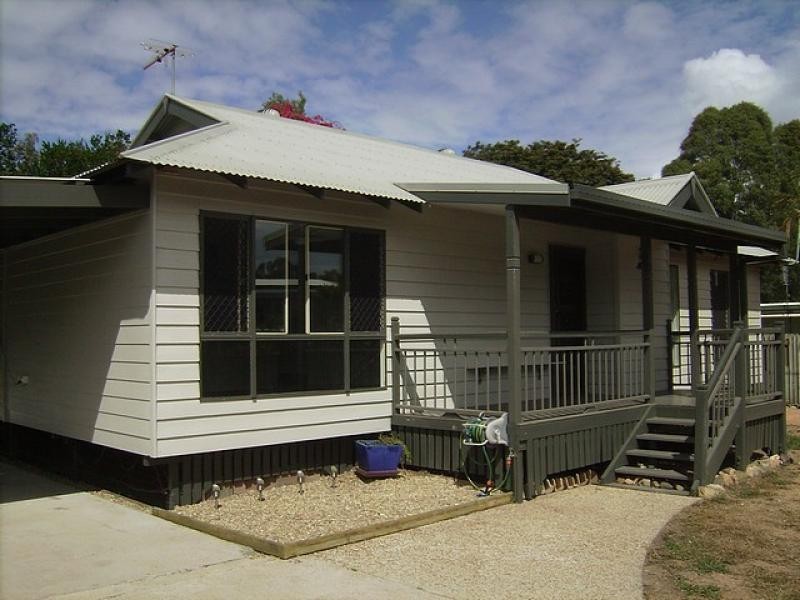 6 Island Street SAUNDERS BEACH 4818, Saunders Beach QLD 4818