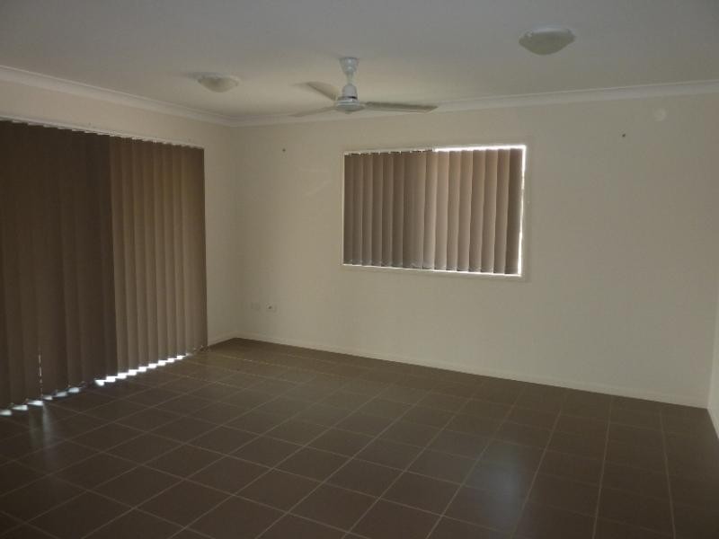 36 Bookara Gum Crescent MOUNT LOW 4818, Mount Low QLD 4818