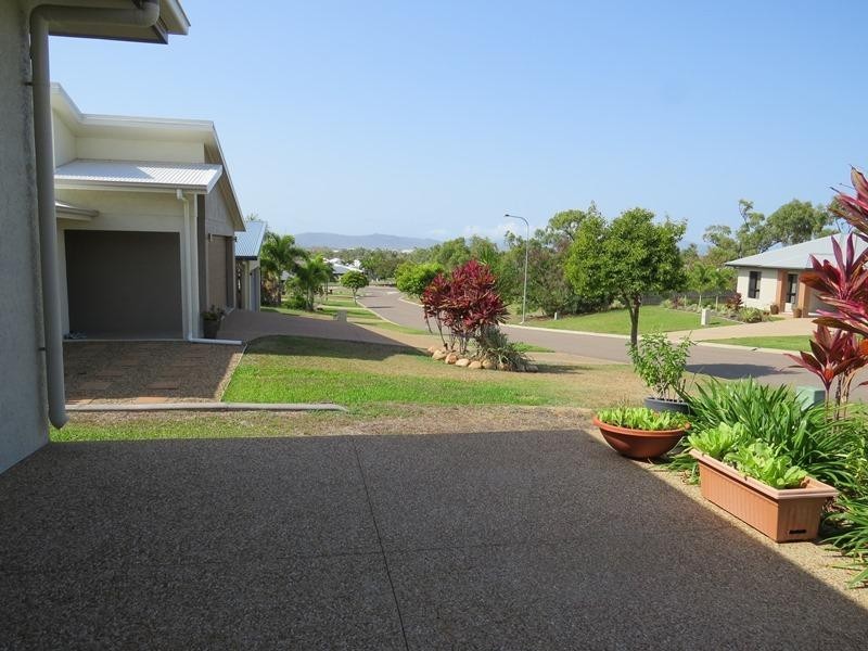 54 Minaret Way MOUNT LOUISA 4814, Mount Louisa QLD 4814