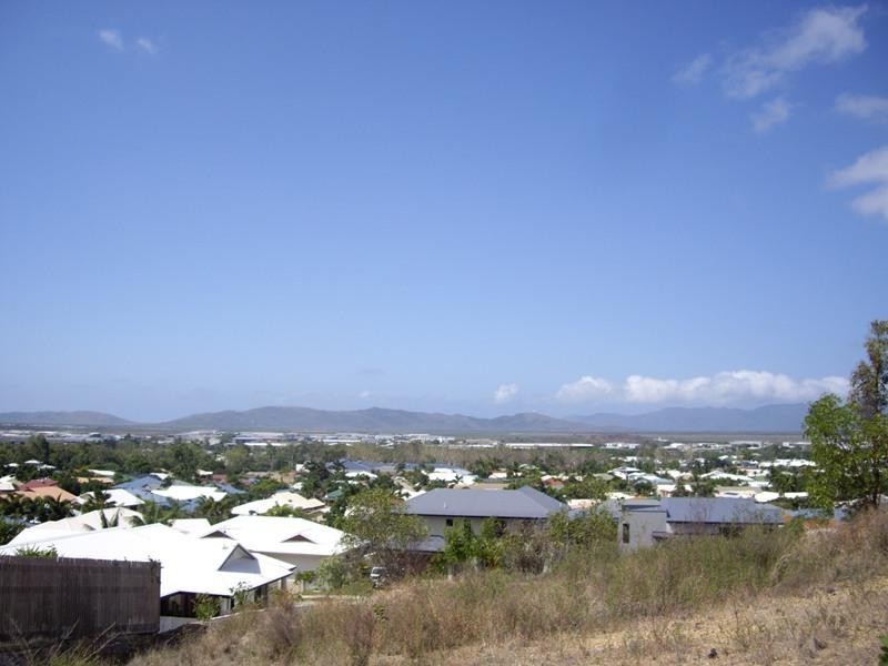 8 Alpine Court MOUNT LOUISA 4814, Mount Louisa QLD 4814