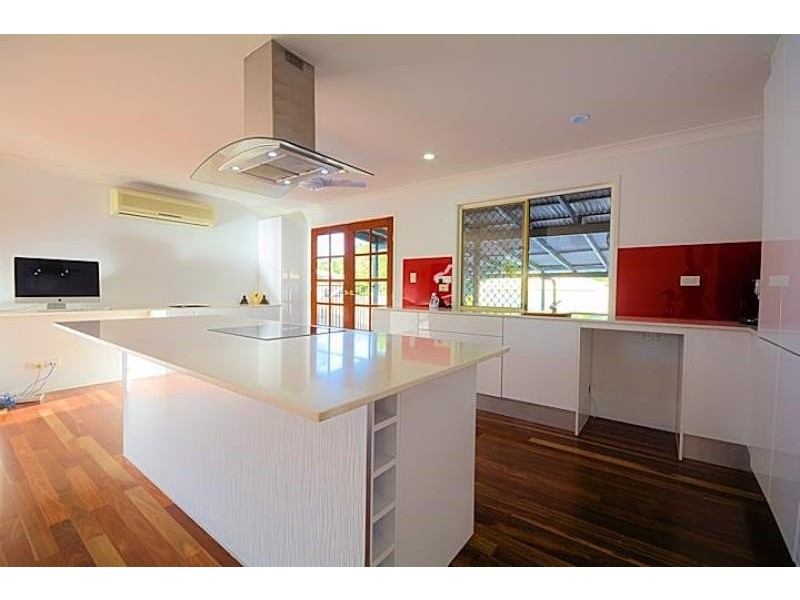 6 Island Street SAUNDERS BEACH 4818, Saunders Beach QLD 4818