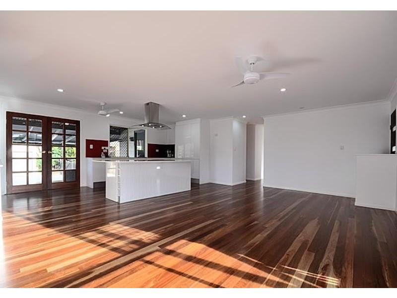 6 Island Street SAUNDERS BEACH 4818, Saunders Beach QLD 4818