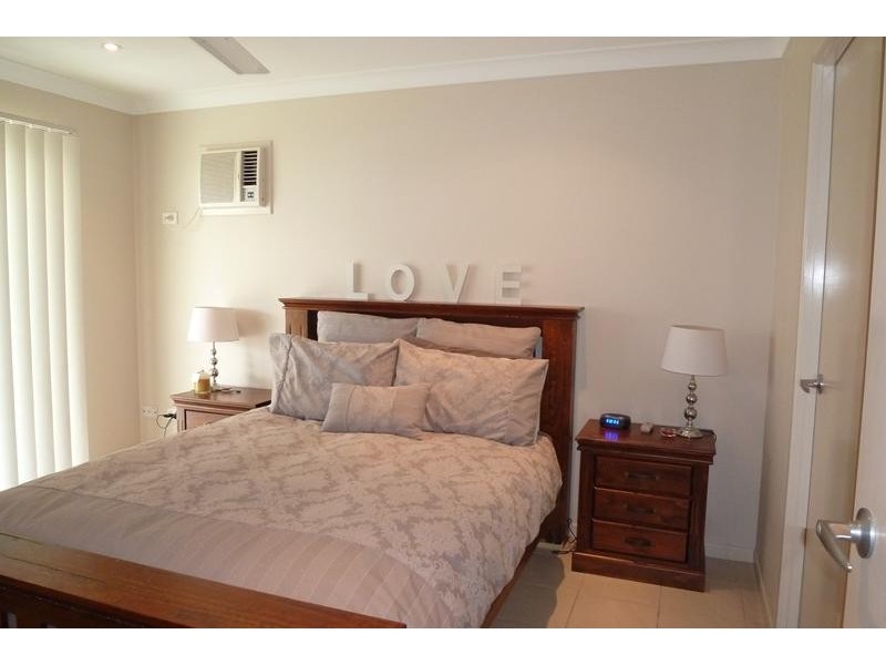 62 Hasty Street, Mount Louisa QLD 4814