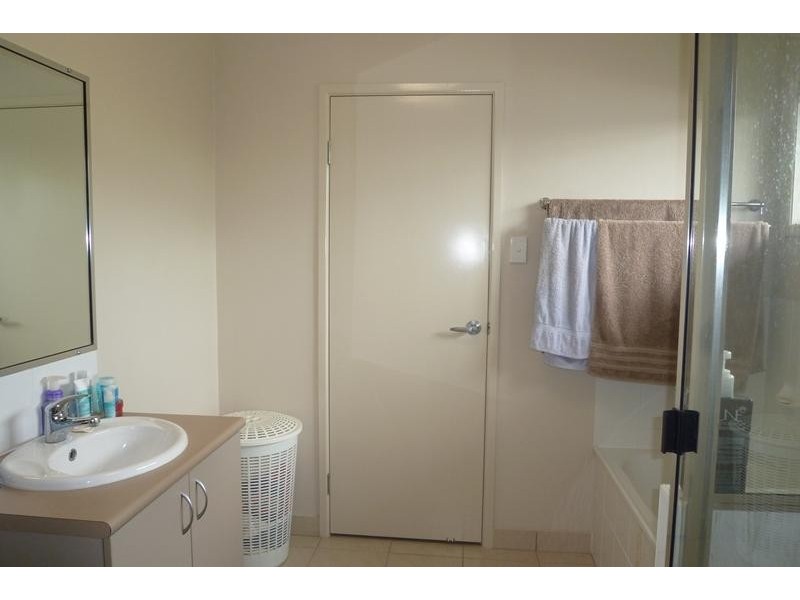 62 Hasty Street, Mount Louisa QLD 4814