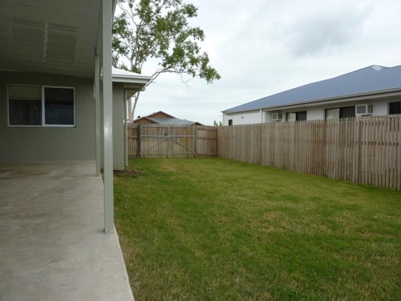 62 Hasty Street, Mount Louisa QLD 4814