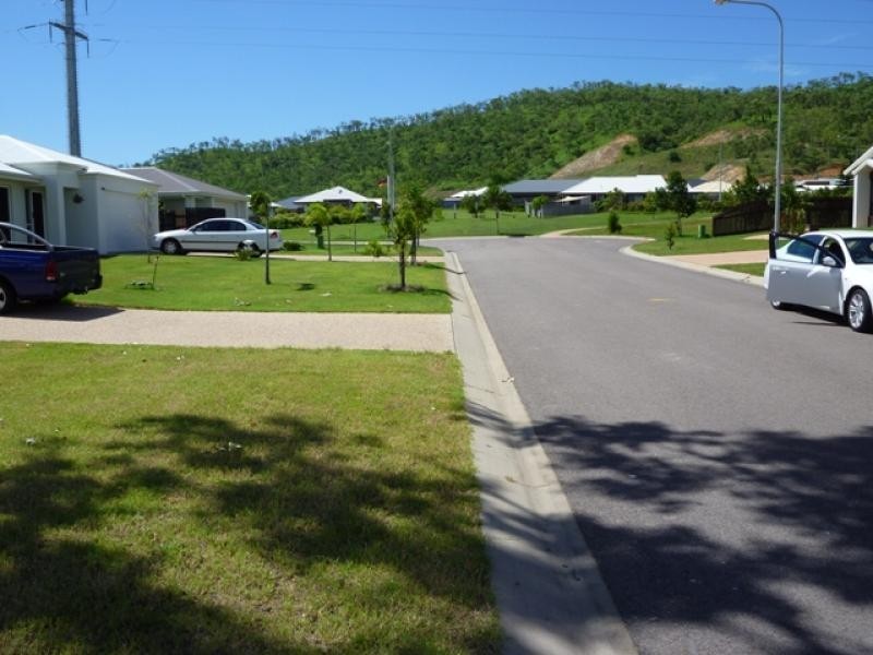 62 Hasty Street, Mount Louisa QLD 4814