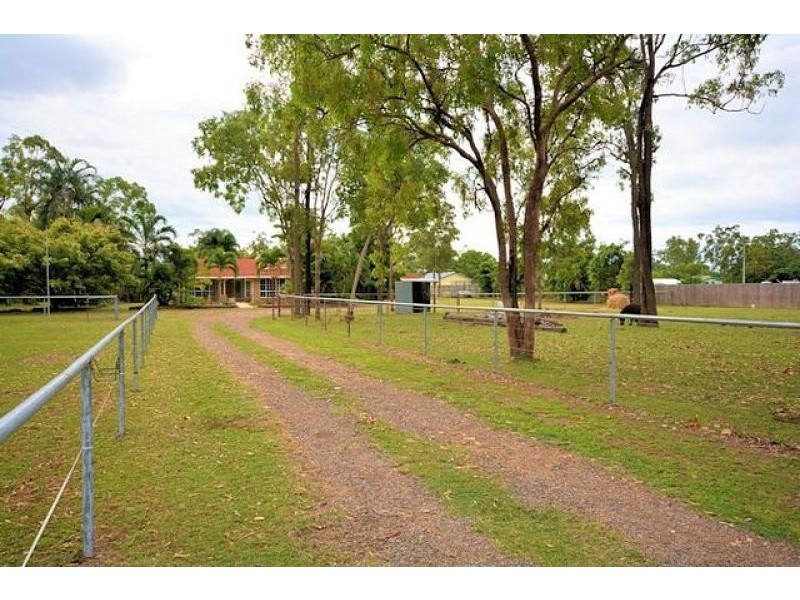 35 Toolakea Beach Road, Bluewater QLD 4818