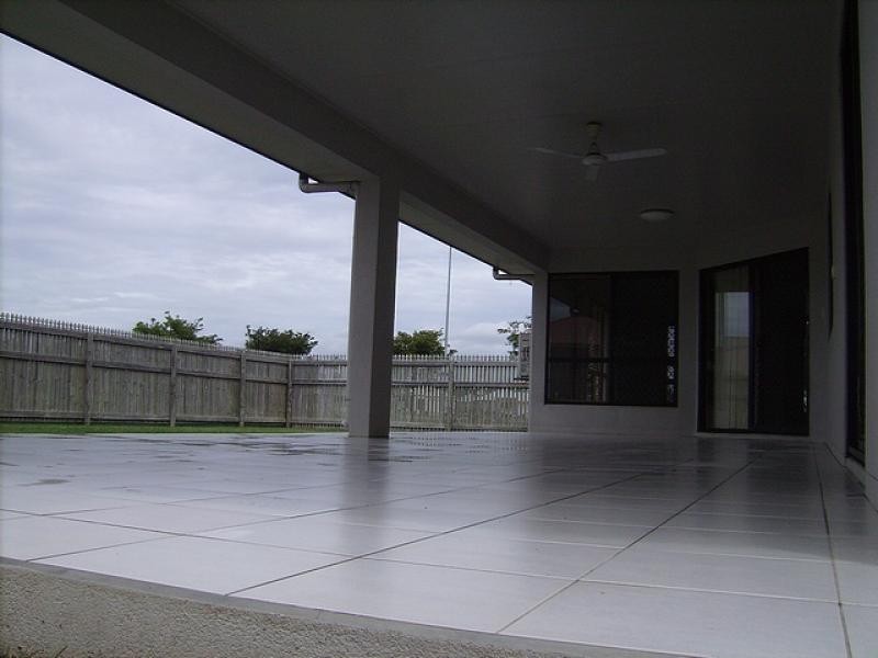 22 Aintree Avenue, Mount Low QLD 4818