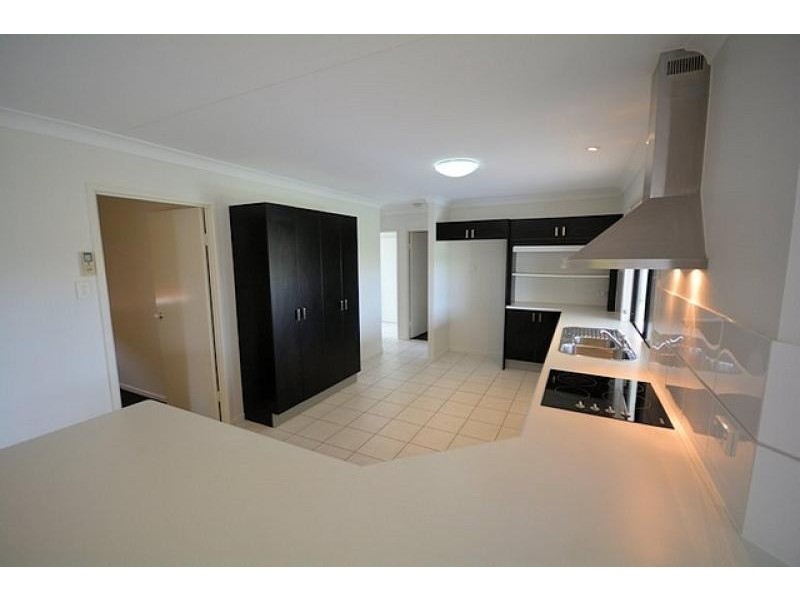 22 Aintree Avenue, Mount Low QLD 4818