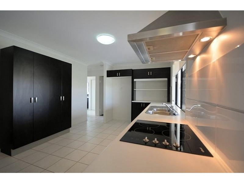 22 Aintree Avenue, Mount Low QLD 4818