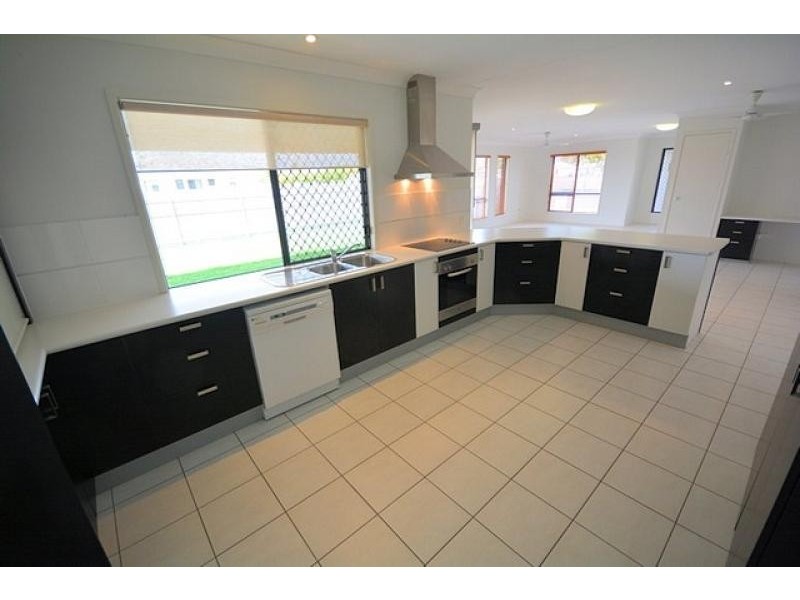 22 Aintree Avenue, Mount Low QLD 4818