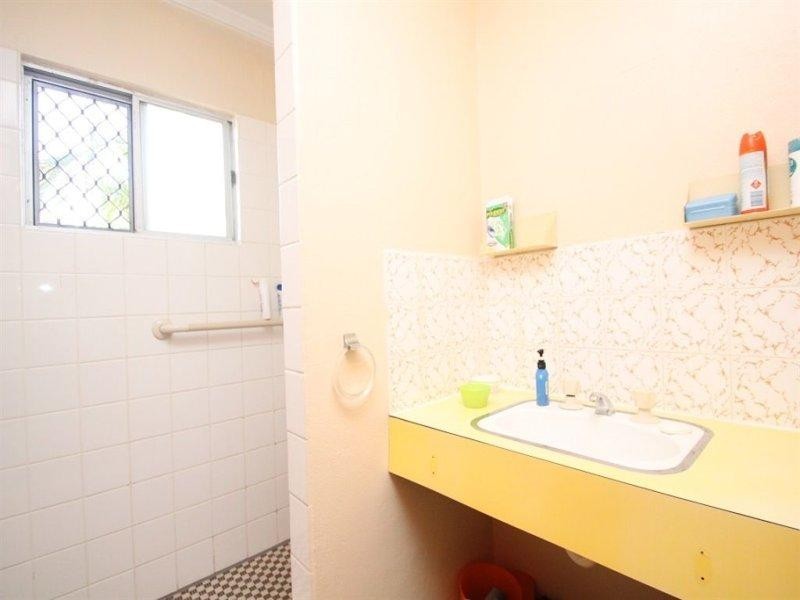 2/7 Richmond Street, Hermit Park QLD 4812