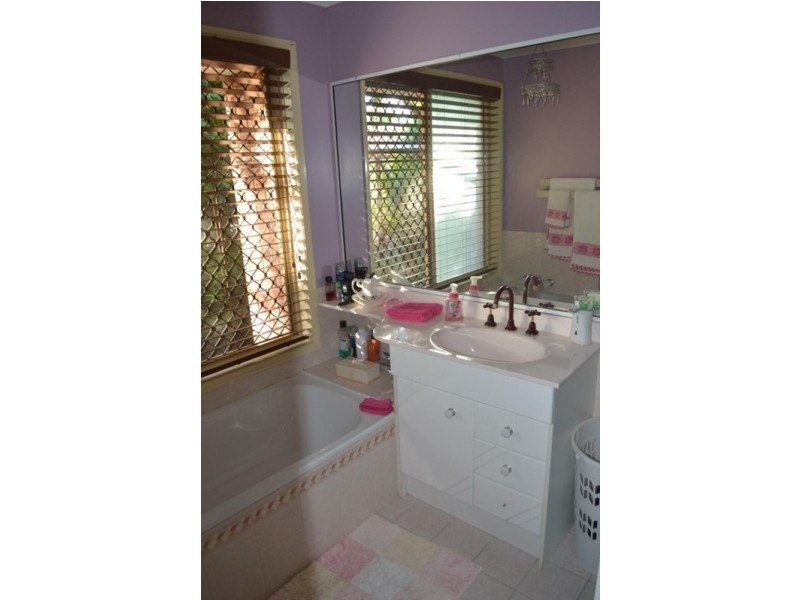 2 Grey Boots Circle, Kelso QLD 4815
