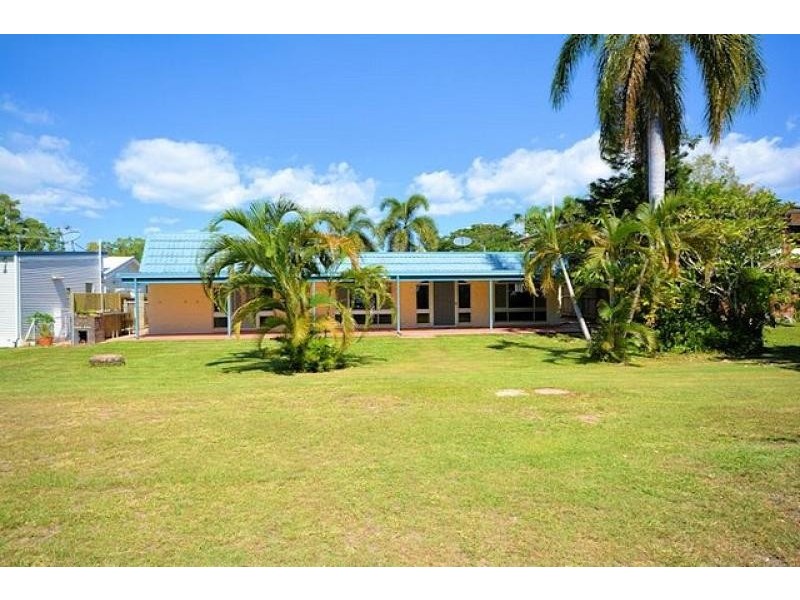 12 The Esplanade, Toolakea QLD 4818