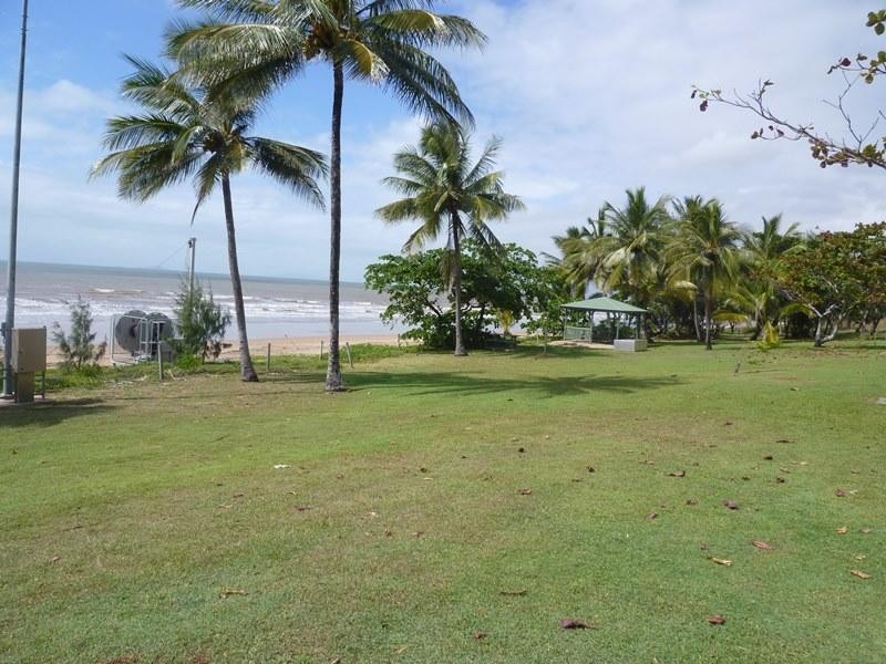 183 Balgal Beach  Road, Balgal Beach QLD 4816