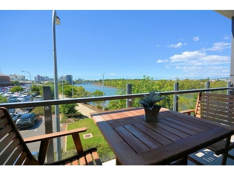 UNIT 67 Flinders Street, Townsville City QLD 4810