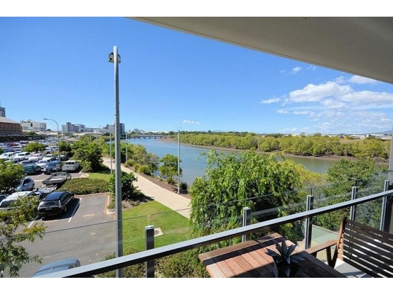 UNIT 67 Flinders Street, Townsville City QLD 4810