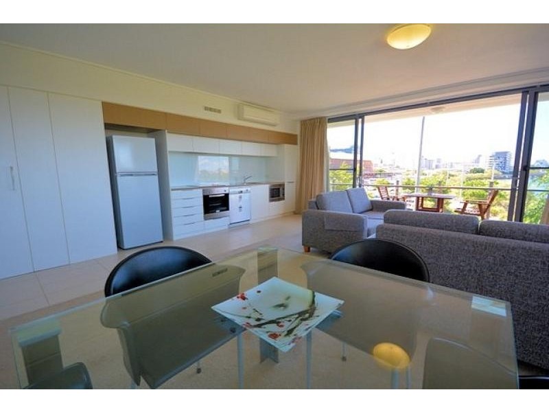 UNIT 67 Flinders Street, Townsville City QLD 4810