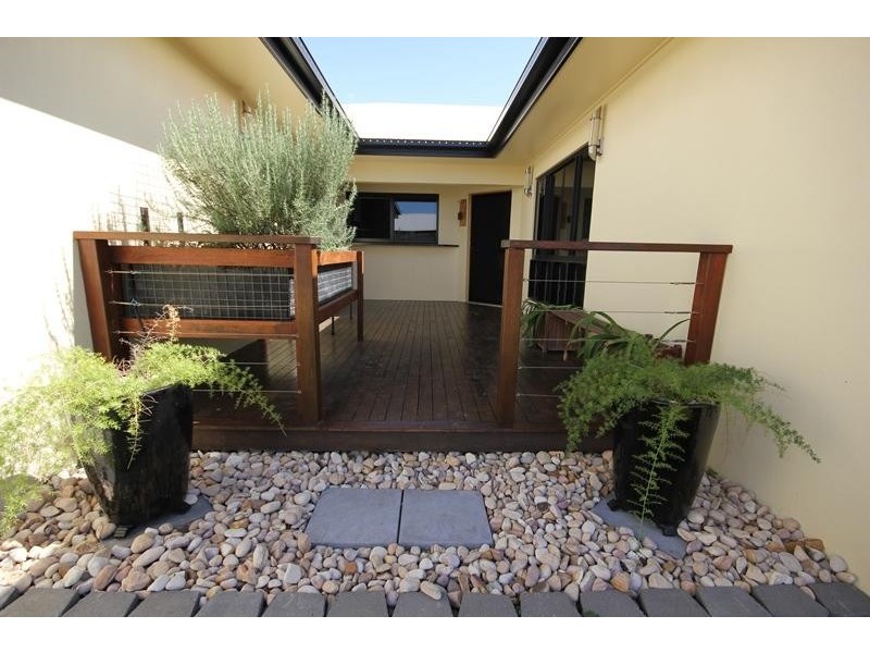 30 Shoalmarra Drive, Mount Low QLD 4818