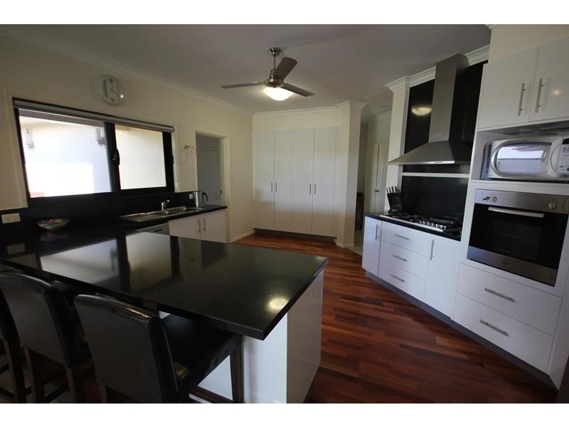 30 Shoalmarra Drive, Mount Low QLD 4818