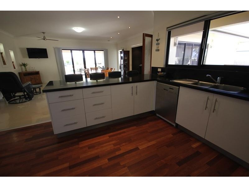 30 Shoalmarra Drive, Mount Low QLD 4818