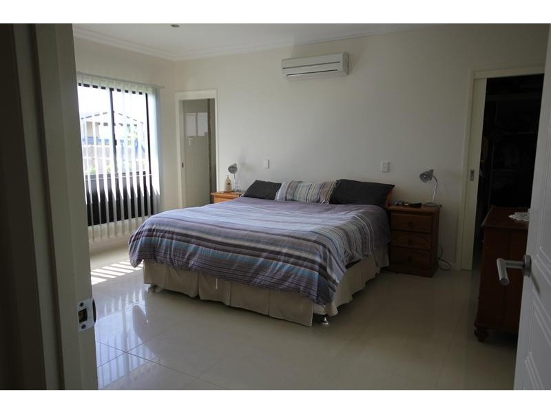 30 Shoalmarra Drive, Mount Low QLD 4818